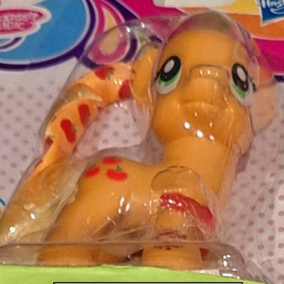 Applejack cutie mark magic my little pony toy with ribbon in her hair - Picture 3 of 4